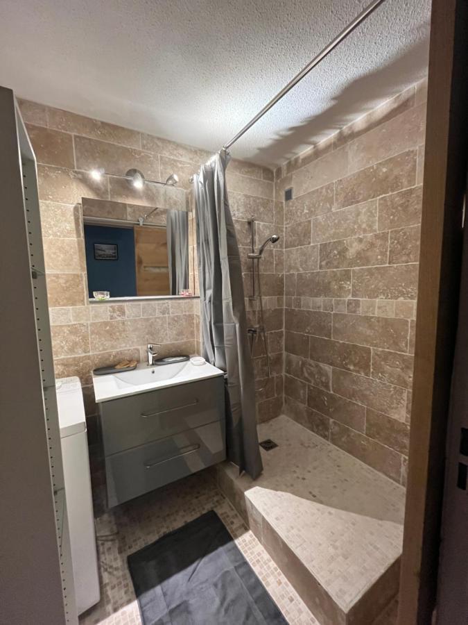 Logement Renove Avec Mobilier 2023 Avignon Exterior photo