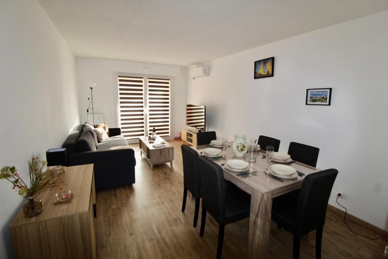 Logement Renove Avec Mobilier 2023 Avignon Exterior photo